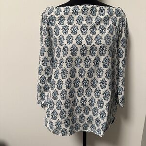 *J. MCLAUGHLIN* White x Blue Long Sleeve Shirt Size Small